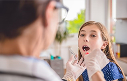 沈阳亲子鉴定机构收费标准，沈阳亲子鉴定中心在哪儿